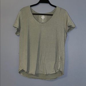 Army green v-neck T-shirt